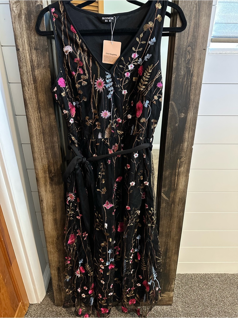 BloomChic Black Embroidered Floral Mesh Midi Dress 10 Cottagecore Whimsigoth